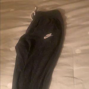 Nike girls sweatpants, size 6.
